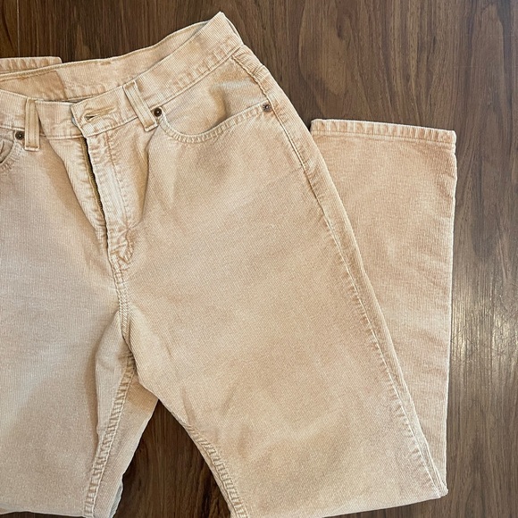 Vintage Levi’s Relaxed Fit Tapered Leg - Picture 2 of 3